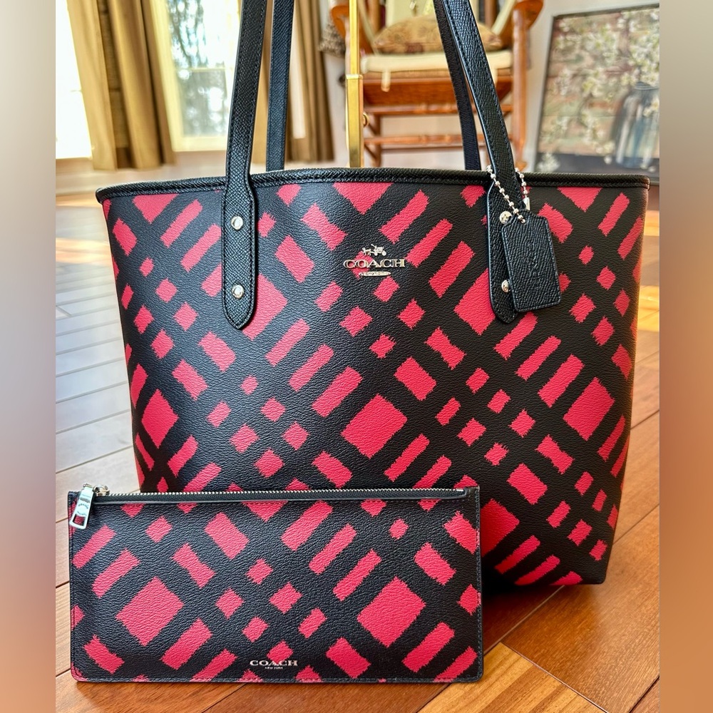 Coach Wild Plaid Graphic City Tote Bag with Matching Pouch (Large) NWOT - Picture 3 of 15